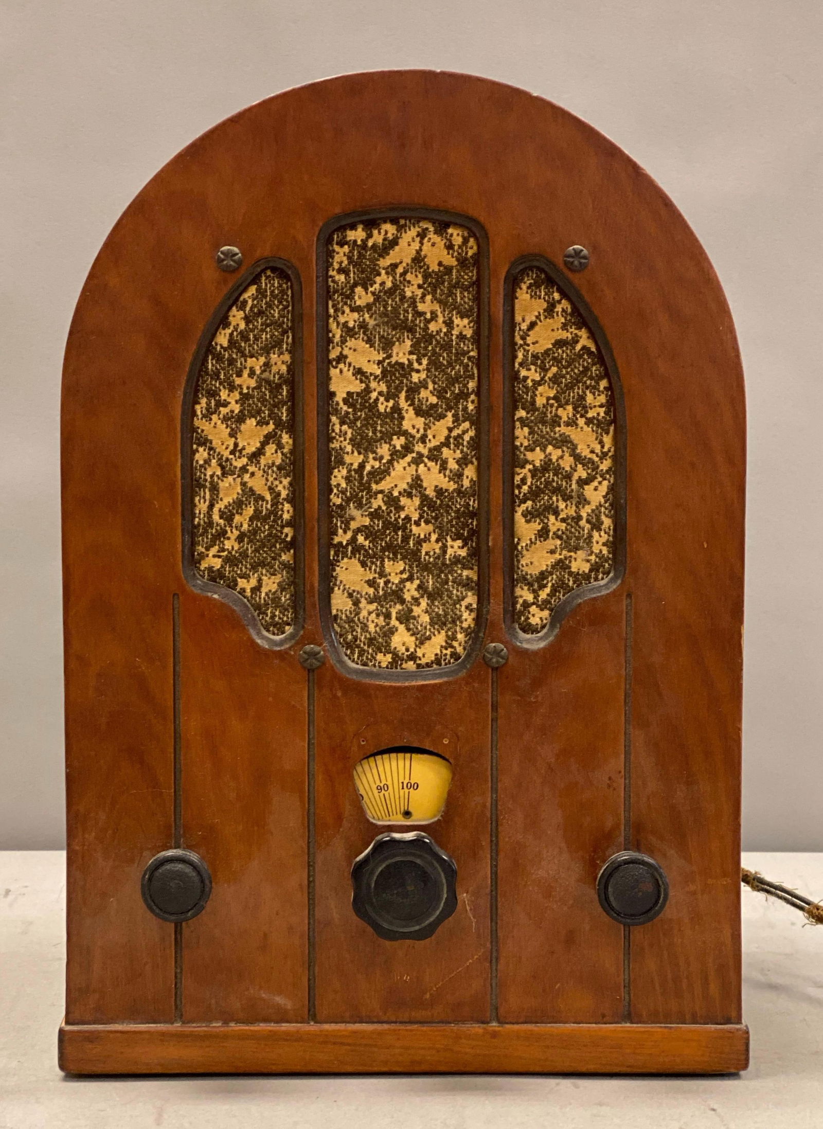 RCA Westinghouse WR-14 Mini Cathedral Tube Radio: did not power on in test, cable frayed, measures 15” H x 10 1/2” W x 8” D