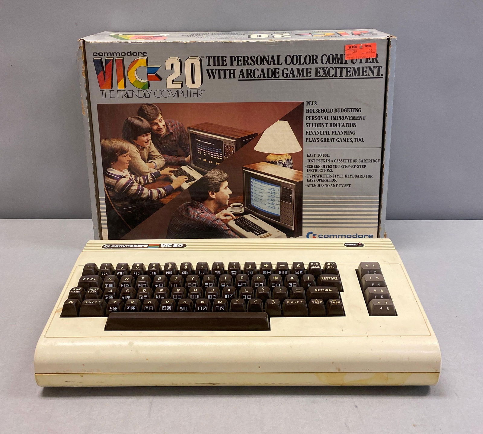 1982 Commodore Vic 20 Friendly Personal Computer (1 of 4)