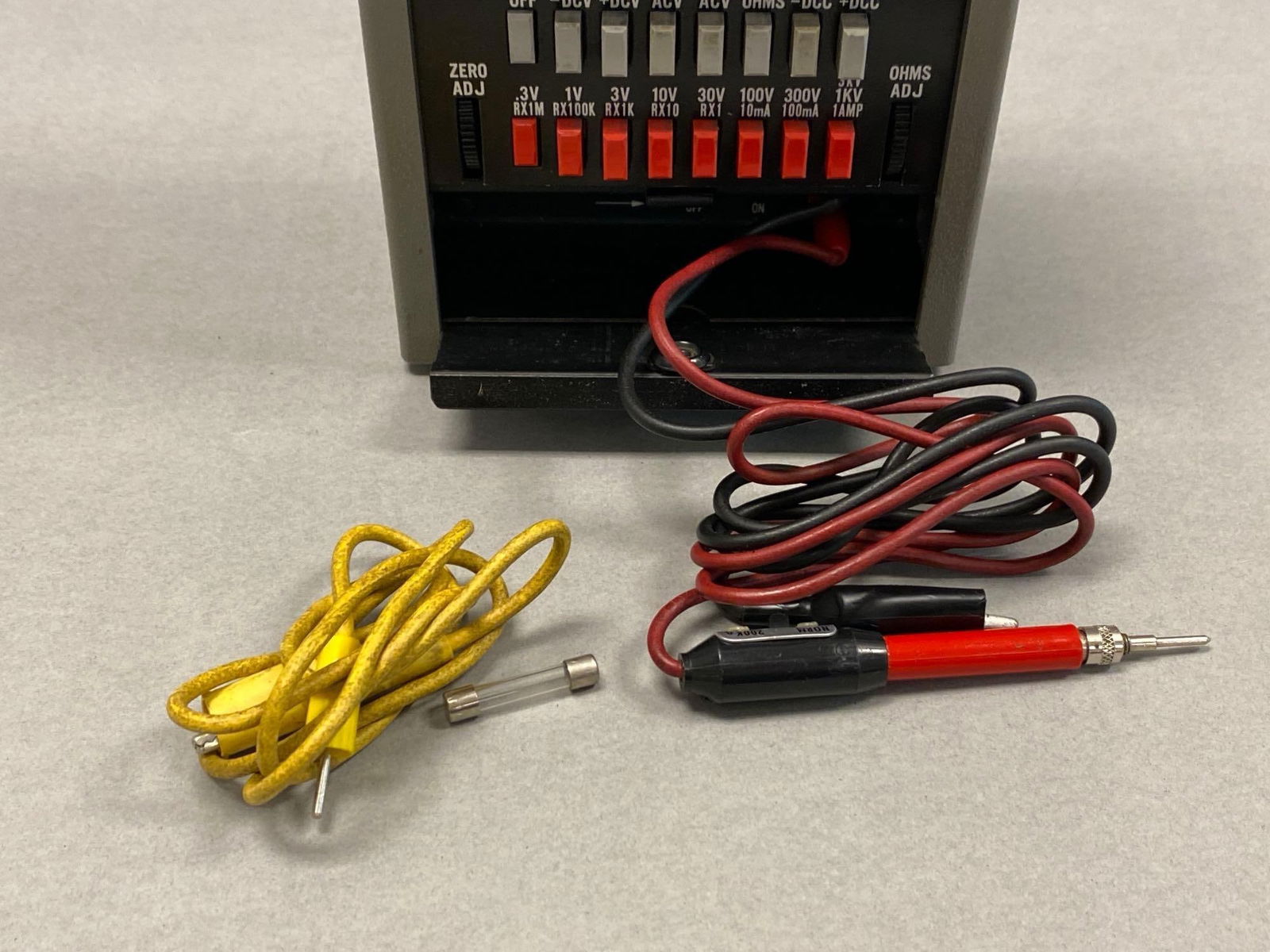 Sencore Big Henry FE27 Field Effect Multimeter - 3