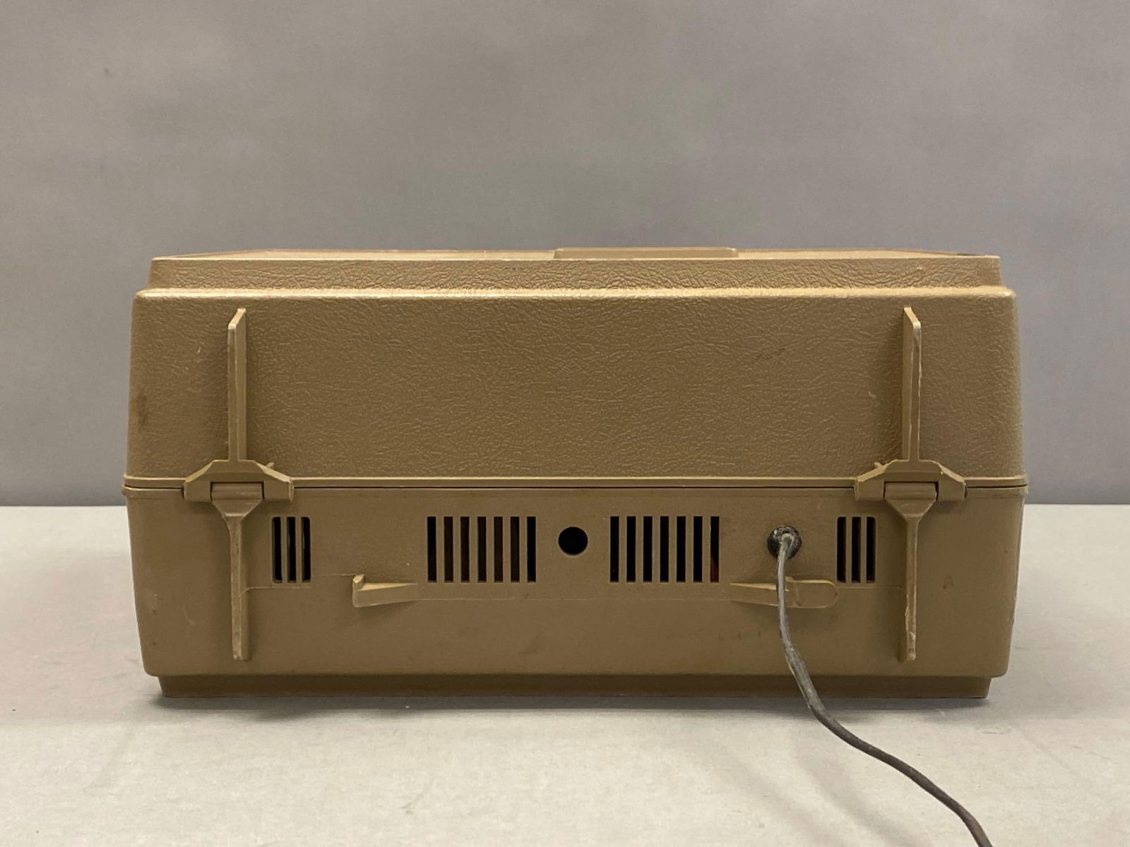 General Electric SS Wildcat Portable Record Player - 2