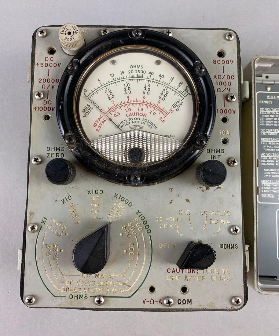 U.S. Army Military Multimeter AN / USM 223: Does not include probes. Untested. Measures H 6 x W 6 x L 8 inches. Missing Clasp.