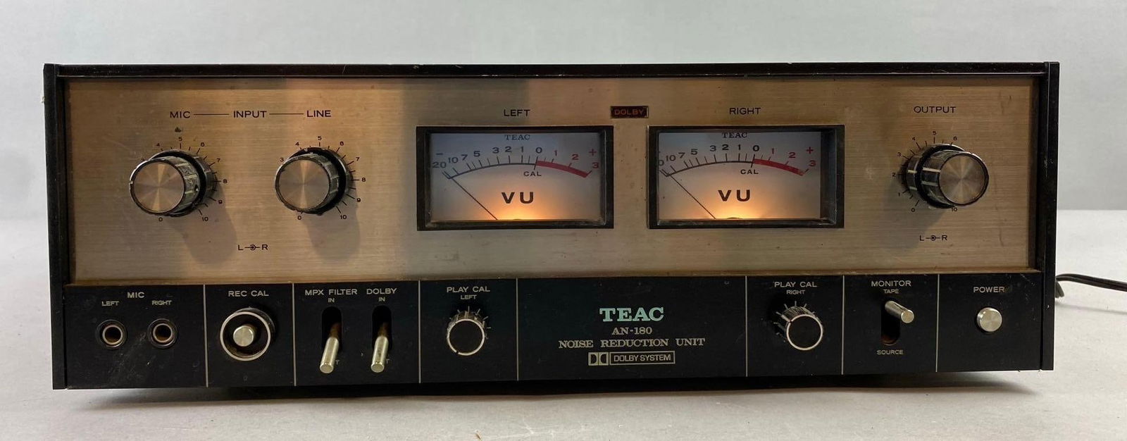 Teac Noise Reduction Unit: Powers on. Measures H 5 1/2 x W 12 x L 16 inches.