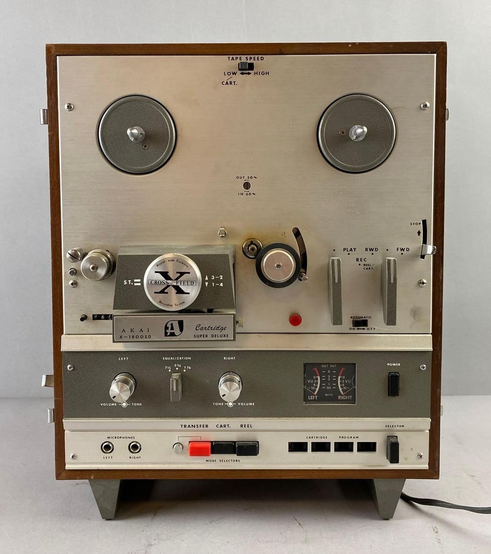 Akai A Cartridge Super Deluxe Reel to Reel Tape / Eight Track Player: Non working Condition. Does not power on. Measures H 16 1/2 x W 7 x L 13 inches.