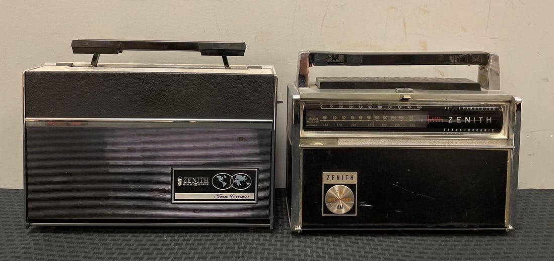 Group of 2 Vintage Zenith Trans-Oceanic Transistor Radios: Untested, Royal 3000 missing dial, measures 10 1/2" x 12 3/4" x 5 1/2"