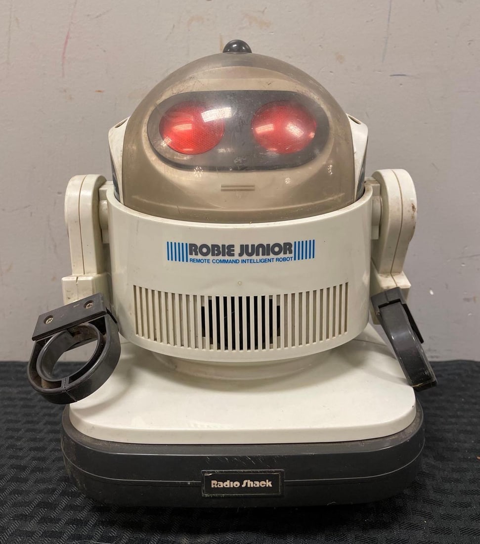 Radio Shack Robbie Junior Remote Command Intelligence Robot: No remote, measures 11" tall
