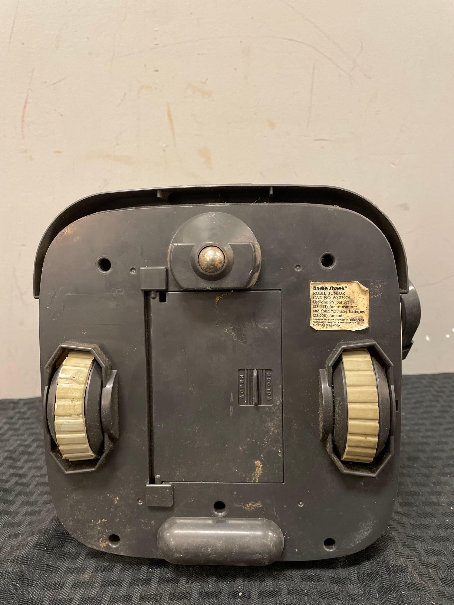 Radio Shack Robbie Junior Remote Command Intelligence Robot - 3
