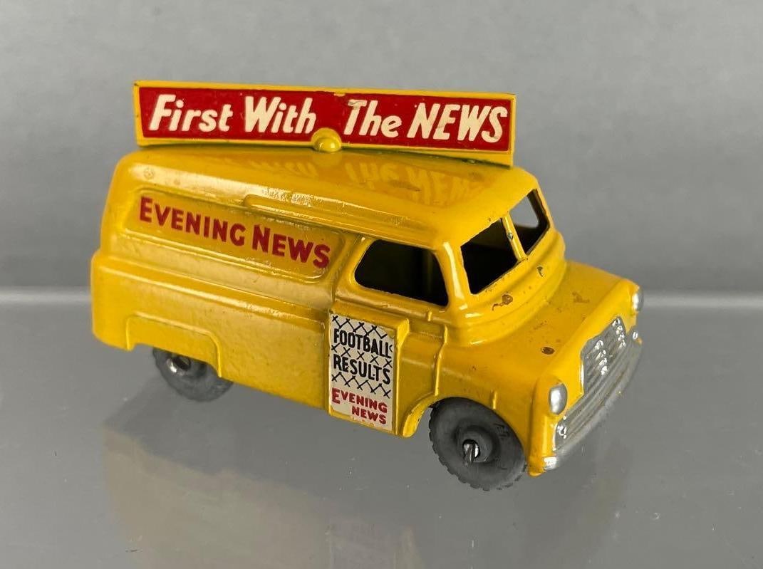 Lesney Matchbox Die-Cast Evening News Van (1 of 6)