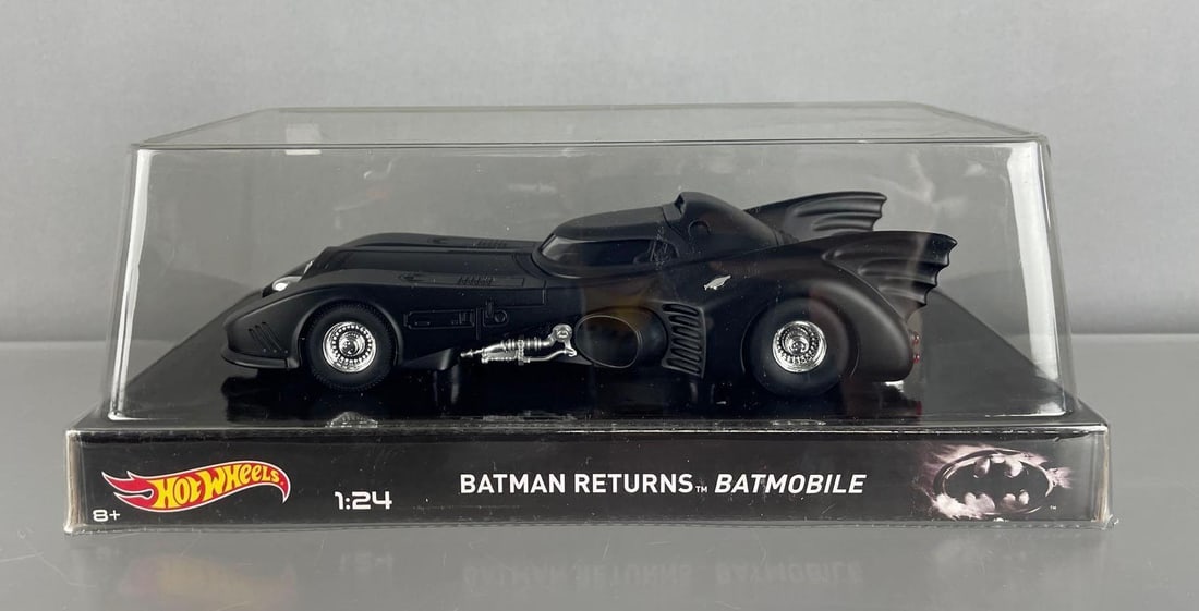 Mattel Hot Wheels Batman Returns Die-Cast Batmobile (1 of 3)