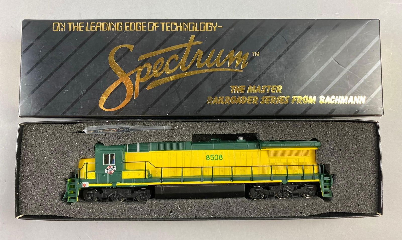 Bachmann Spectrum HO Scale Chicago & Northwestern Diesel Locomotive (1 of 2)