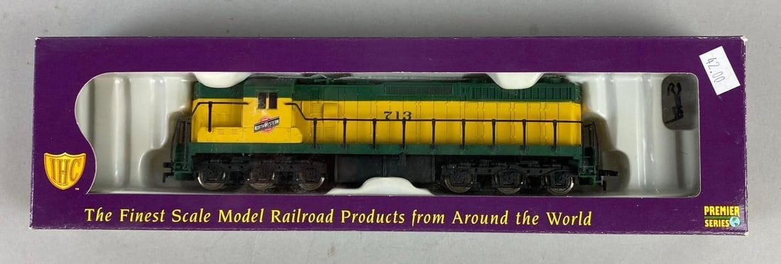 IHC. HO Scale Chicago & Northwestern 713 Locomotive (1 of 2)