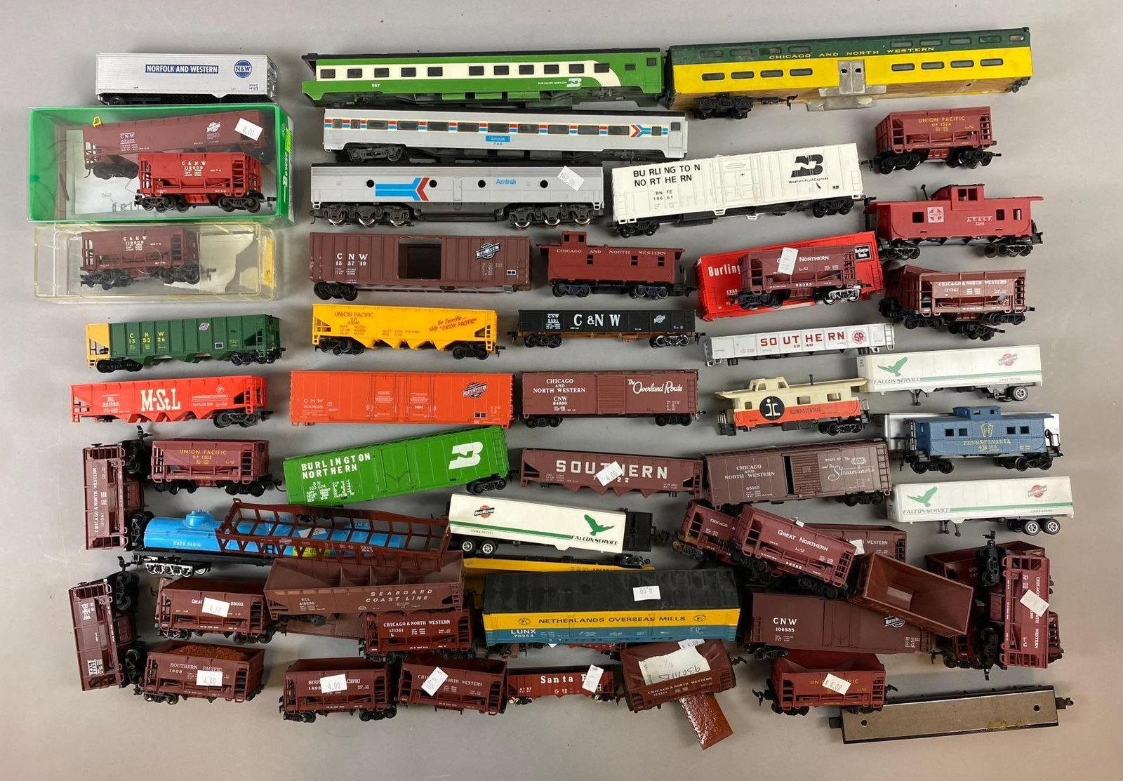 Group of 50 + HO Scale Train Car Parts and More (1 of 5)