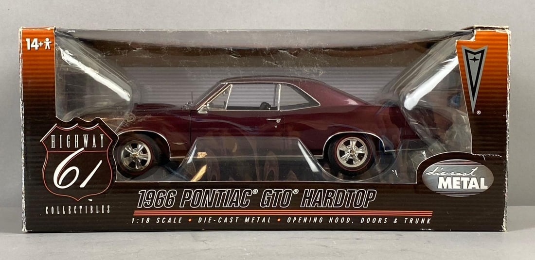 2010 ERTL DC Promotions 1966 Pontiac GTO Hardtop 1:18 Scale Die Cast Vehicle (1 of 4)