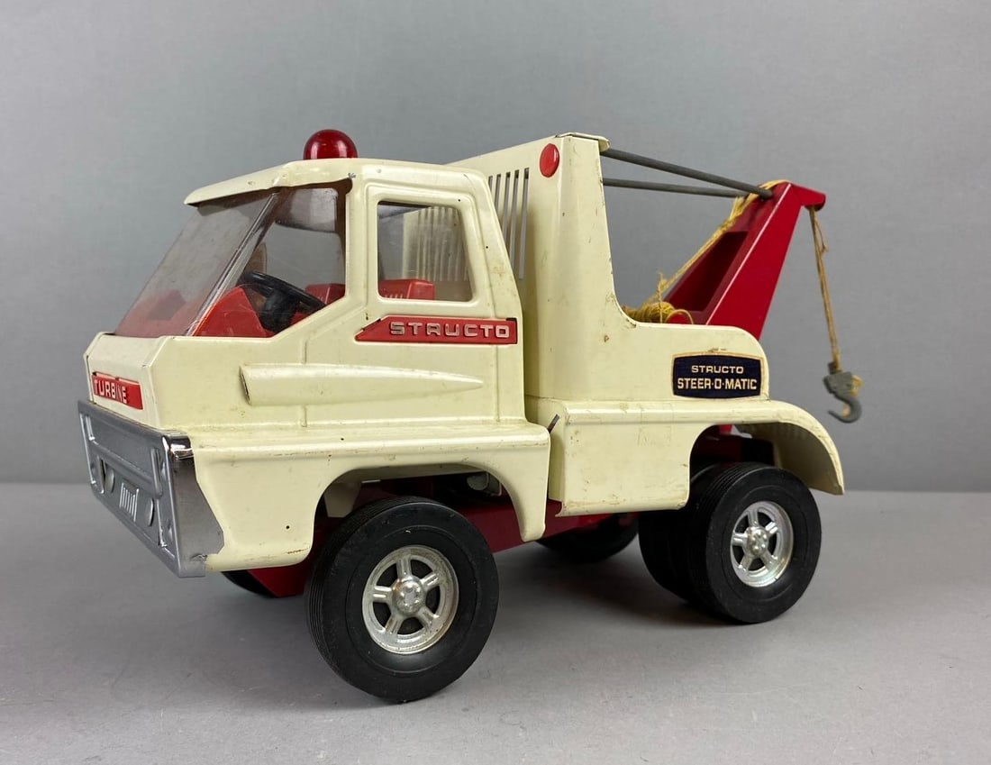 Vintage Structo Turbine Steer O Matic Pressed Steel Tow Truck (1 of 5)