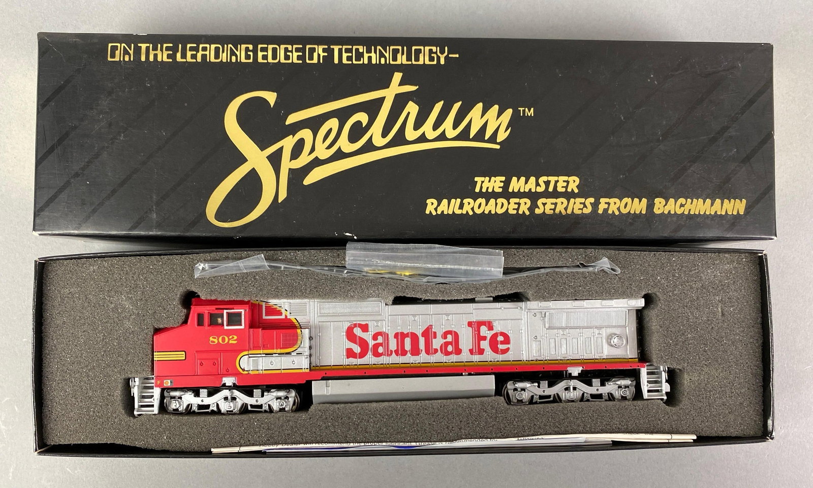Spectrum HO Scale Santa Fe Ge Dash Wide Cab Diesel Locomotive (1 of 3)