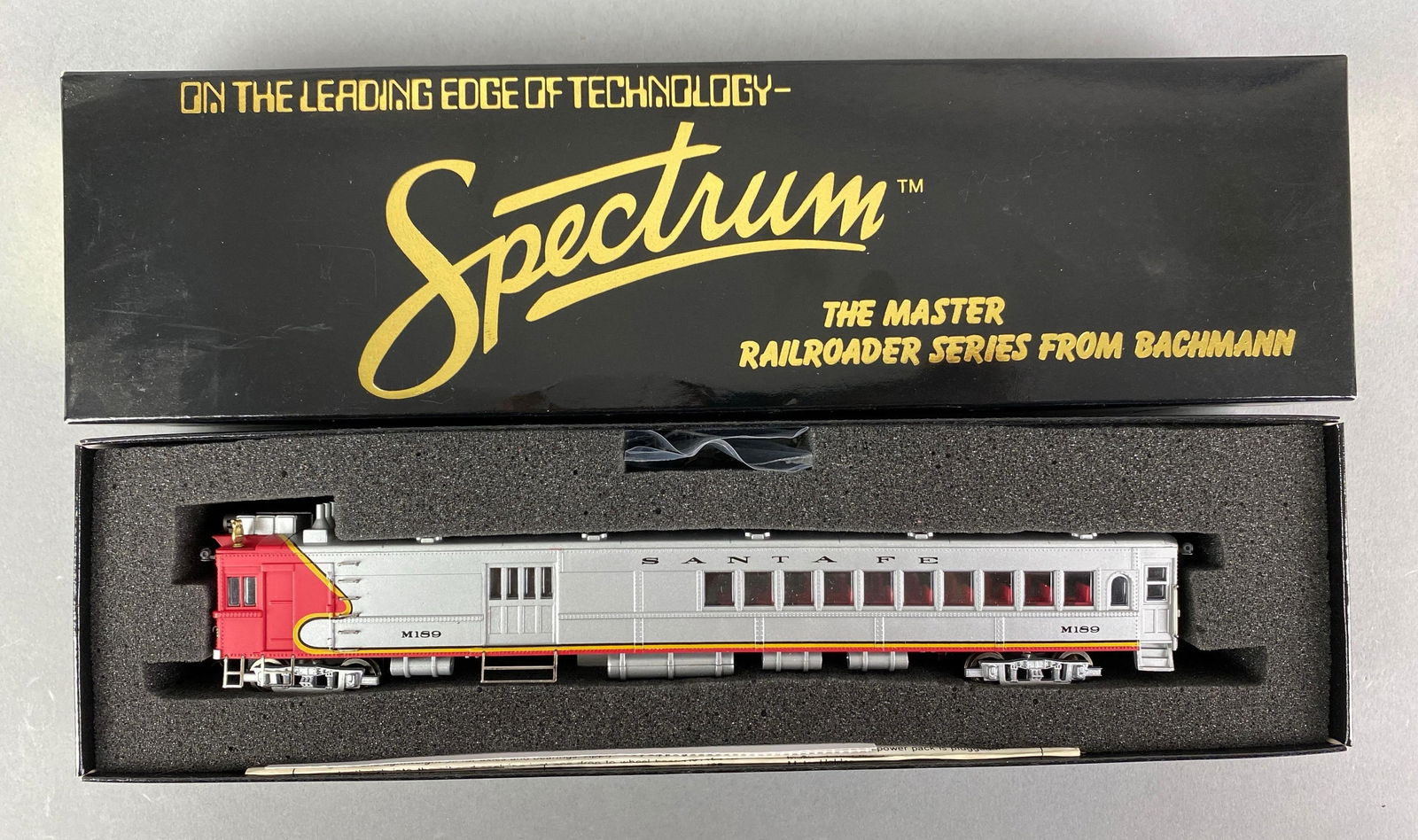 Spectrum HO ScalE Santa Fe EMC Gas Electric Doodlebug Locomotive (1 of 3)