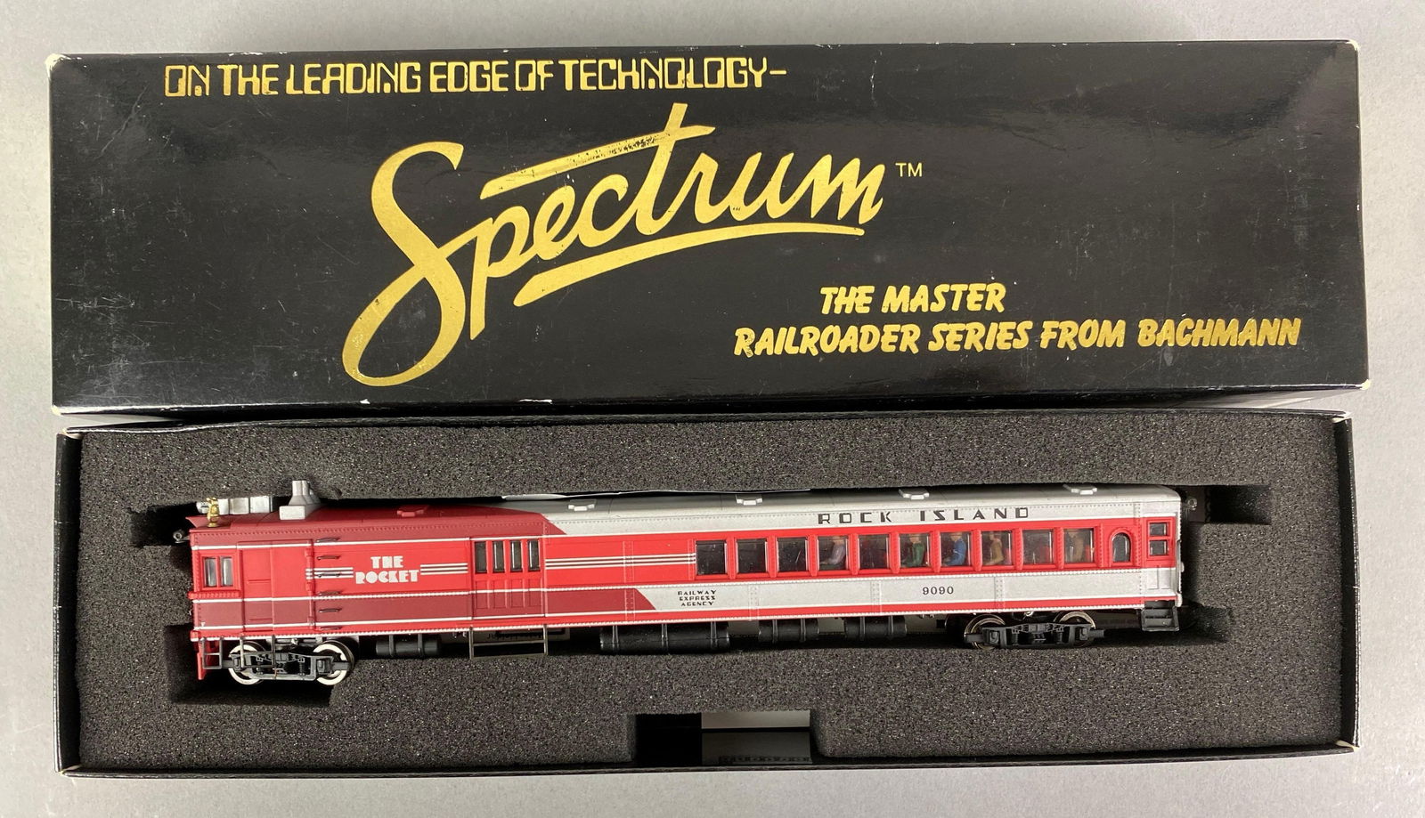 Spectrum HO Scale RI Rocket EMC Gas Electric Doodlebug Locomotive (1 of 3)