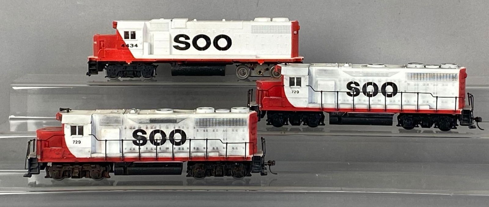 Group of 3 HO Scale SOO Line GP35/38 Diesel Locomotive (1 of 3)