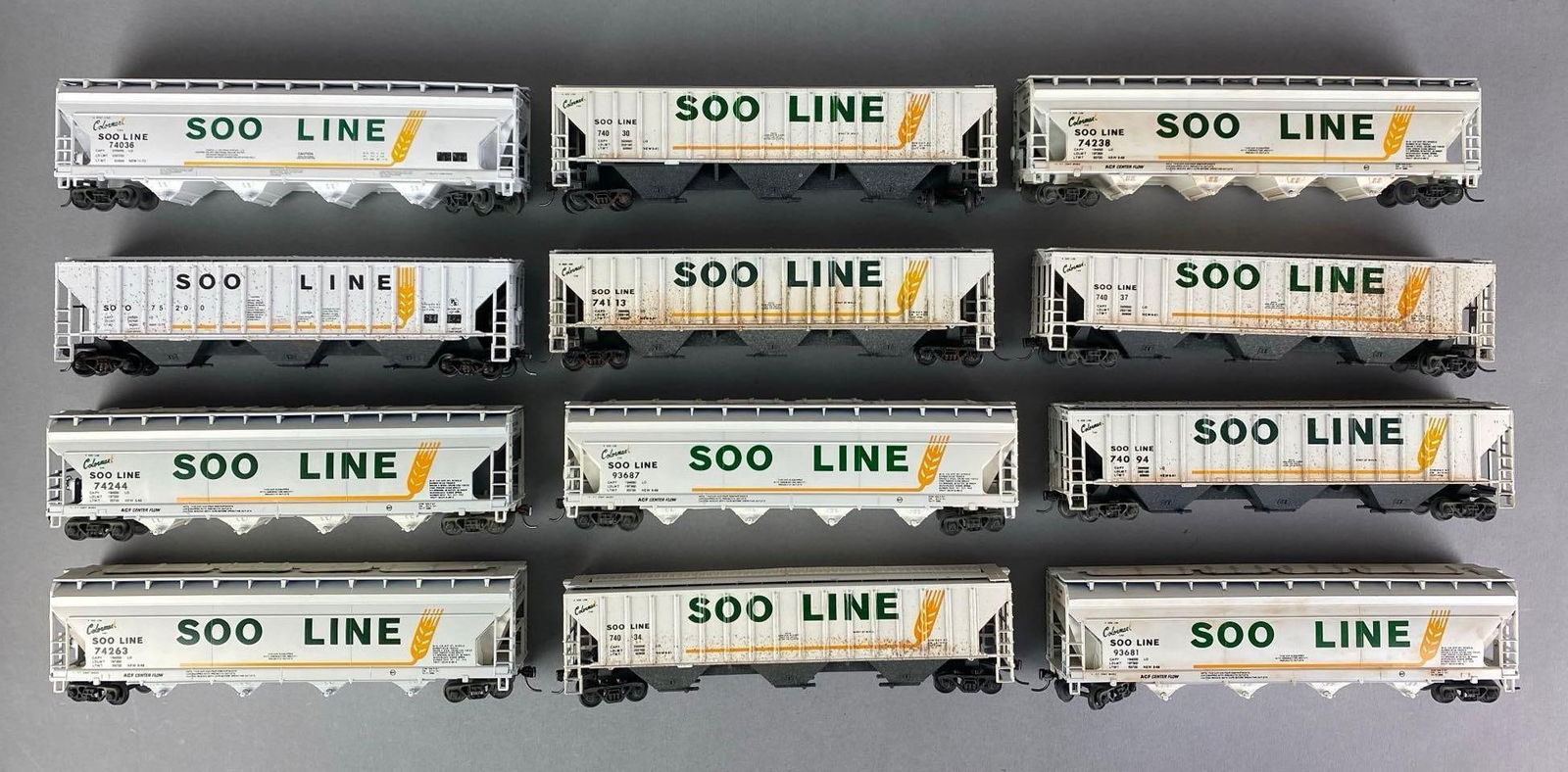 Group of HO Scale SOO Line Model Train Cars: Longest measures 8 1/4? in length