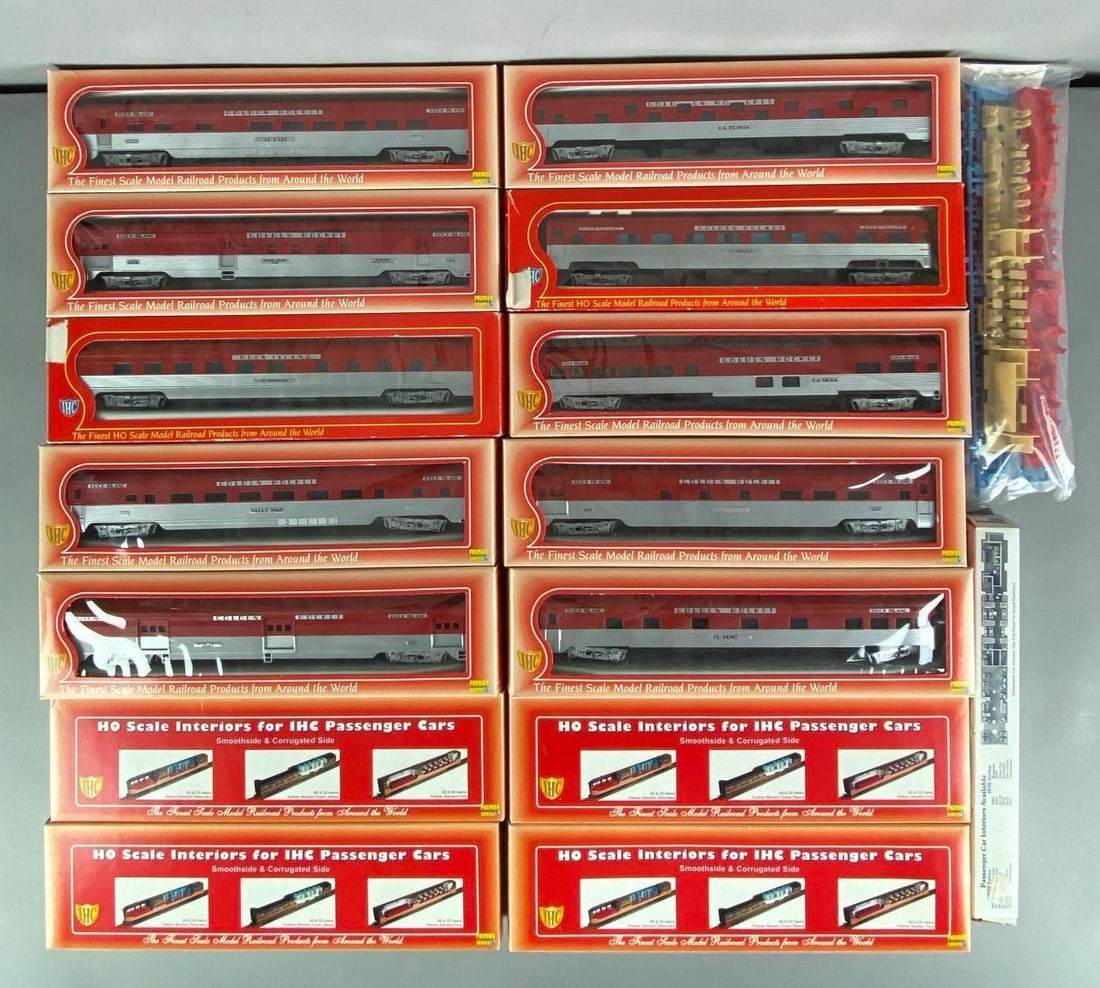 Group of IHC RI HO Scale Model Train Coach Cars and More (1 of 3)