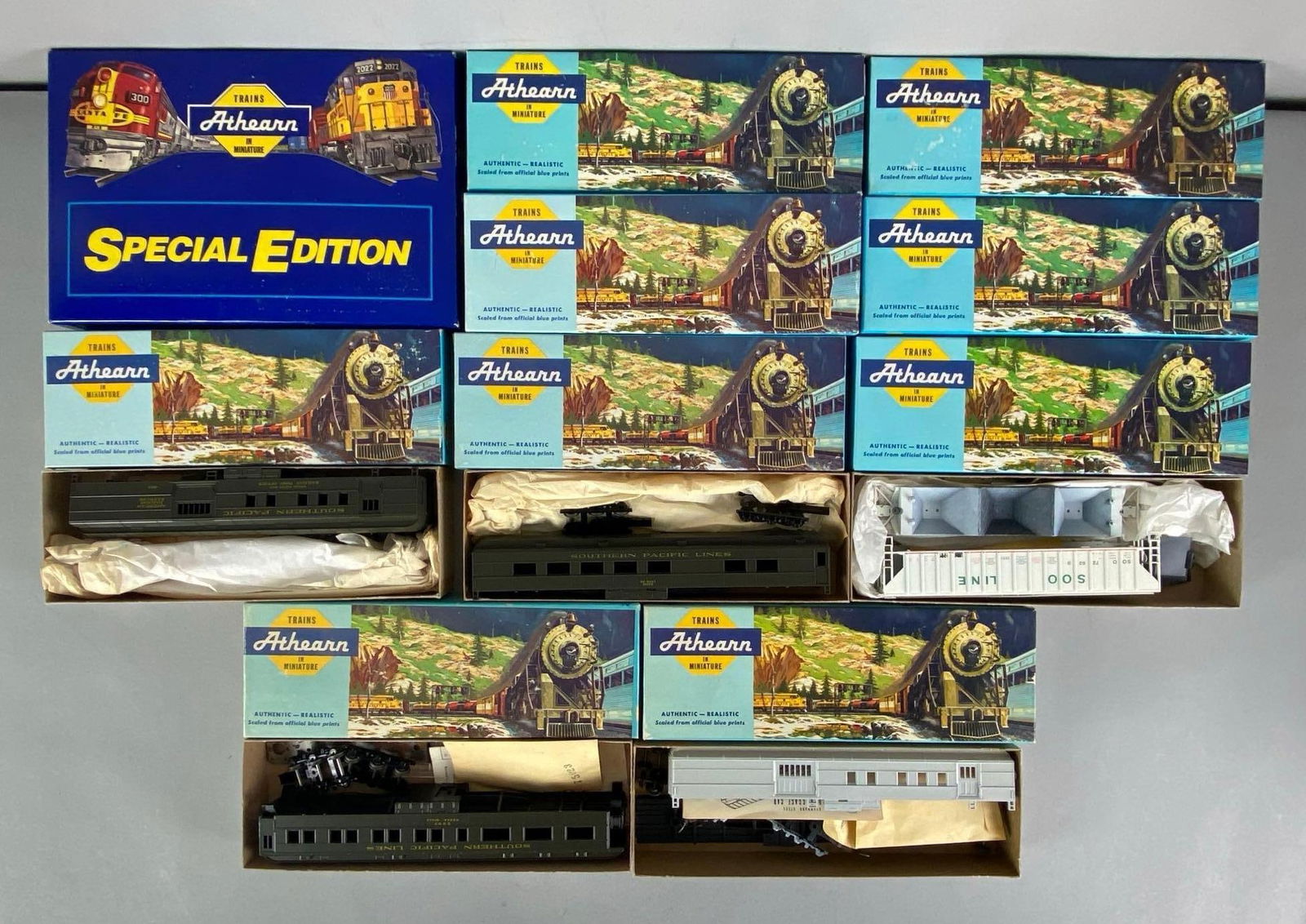 Group of Athearn HO Scale Model Train Cars (1 of 4)