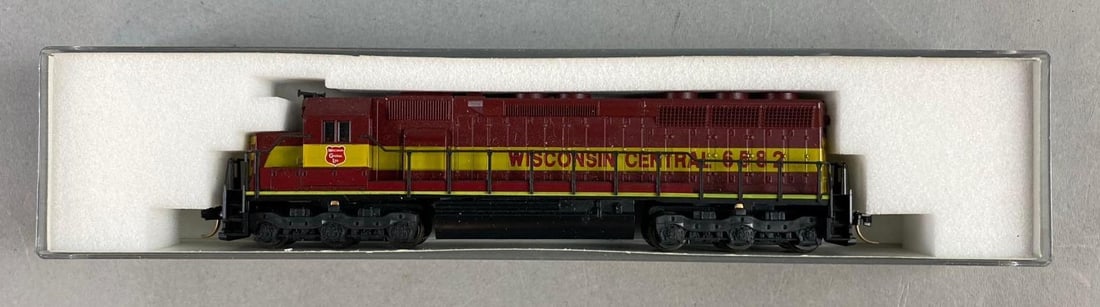 Kato N Scale Wisconsin Central 6582 Locomotive (1 of 3)