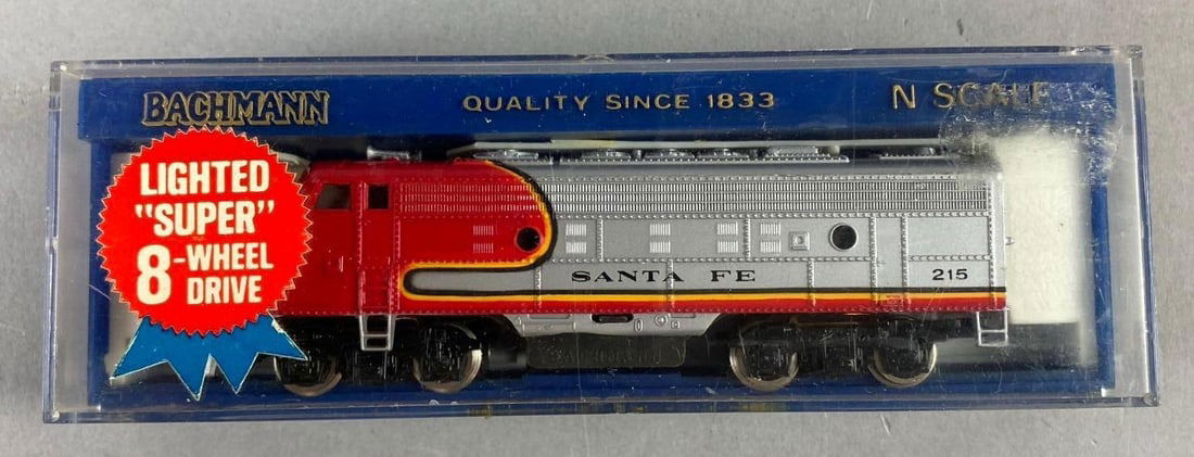 Bachmann N Scale Santa Fe 215 Locomotive (1 of 2)