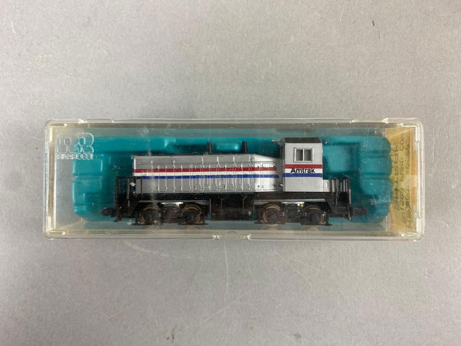 Con Cor N Scale Amtrak Phase III Locomotive (1 of 2)