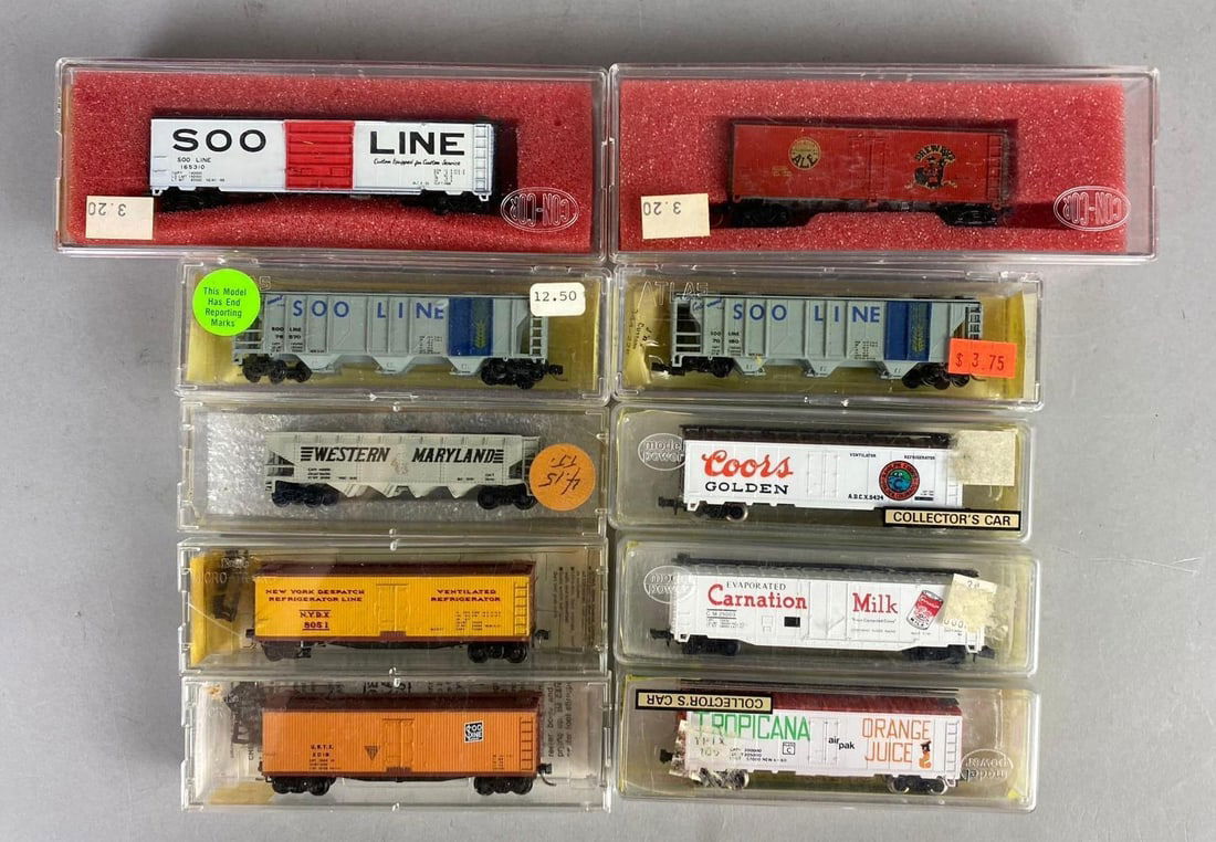 Group of 10 N Scale Various Railway Boxcars and More (1 of 4)