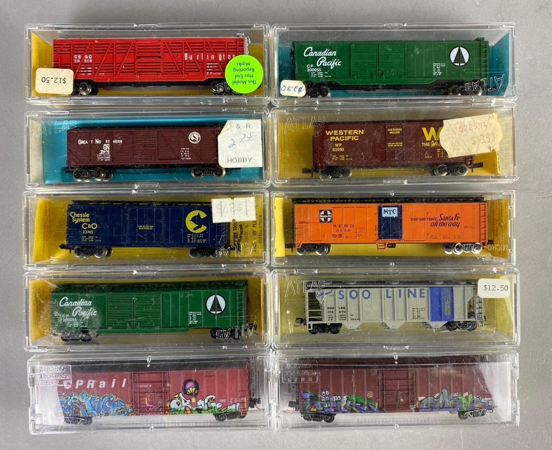 Group of 10 N Scale Various Railways Boxcars and More (1 of 4)