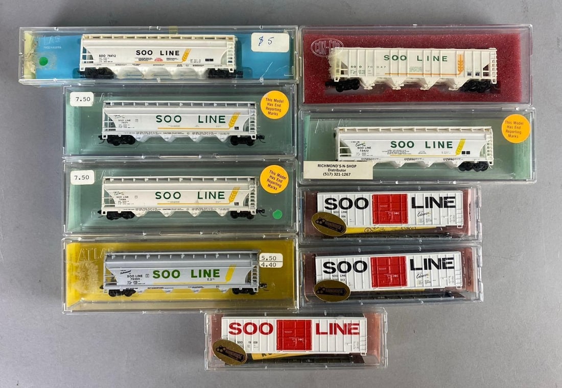 Group of 8 N Scale S00 Line Boxcars and More: Like new in original packaging. Largest measures H 1 x W 1 1/2 x L 7 1/2 inches.