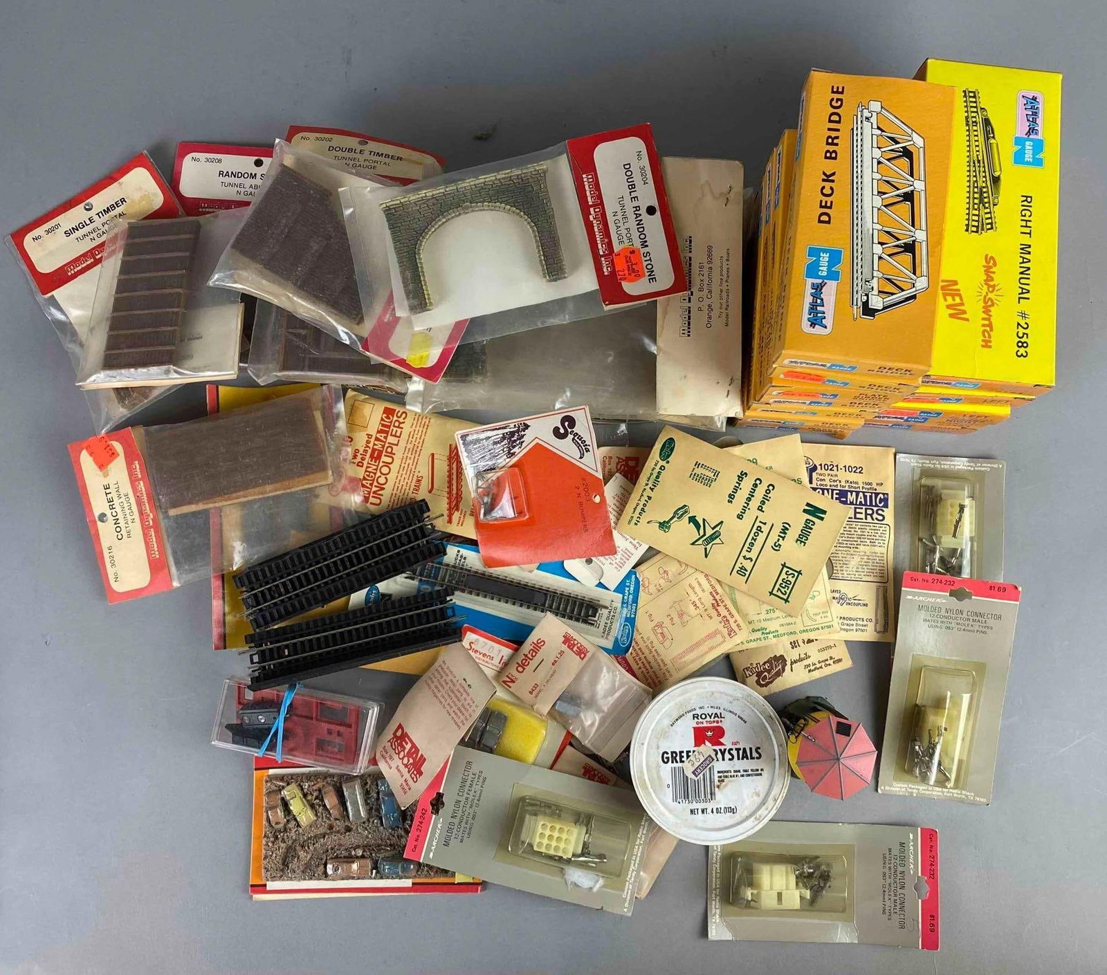 Group of Assorted N Scale Dioramas Pieces and More (1 of 4)