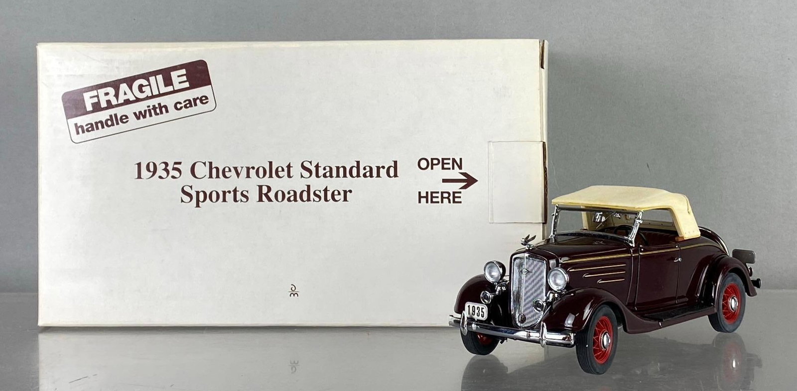 The Danbury Mint 1935 Chevrolet Standard Sport Roadster Die Cast Vehicle (1 of 6)