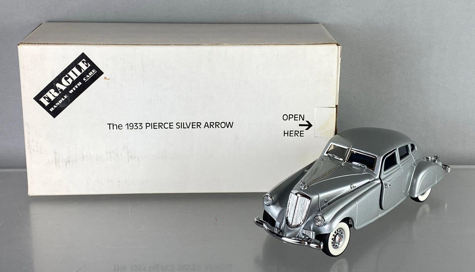 The Danbury Mint 1933 Pierce Silver Arrow Die Cast Vehicle (1 of 6)