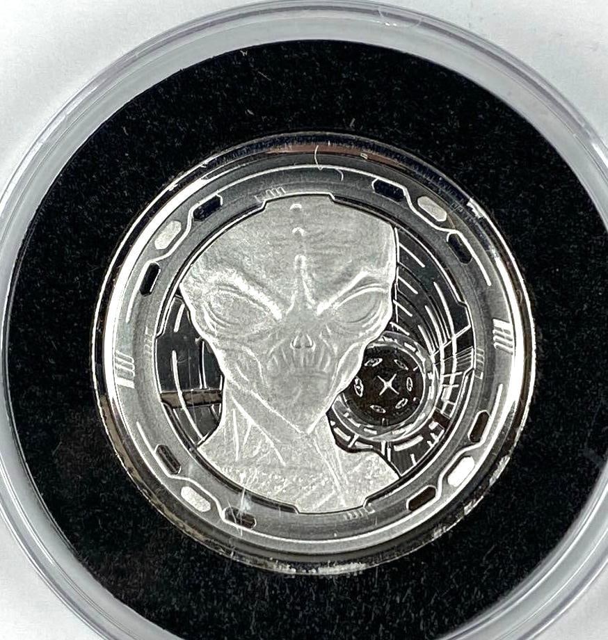 2022 Republic of Ghana 2 Cedis Ghana Alien 1/2 oz .999 Fine Silver Coin: 2022 Republic of Ghana 2 Cedis Ghana Alien 1/2 oz .999 Fine Silver Coin