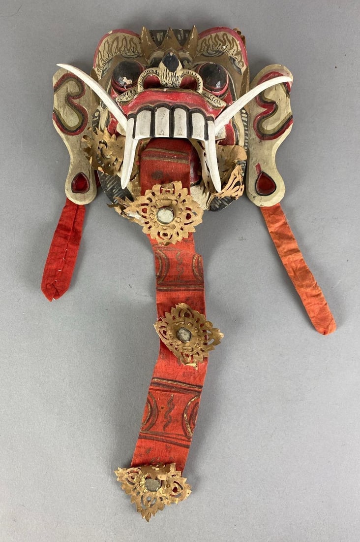 Vintage Indonesian Balinese Rangda mask: Measures 20” H x 10” W x 4” D