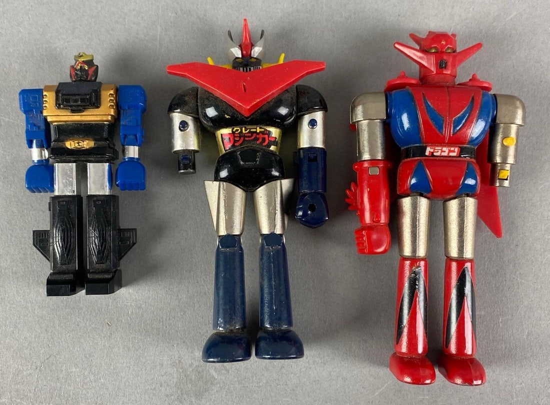 Group of 3 Japanese Shogun Warriors Action Figures: 2 missing hands, largest measures 5” H