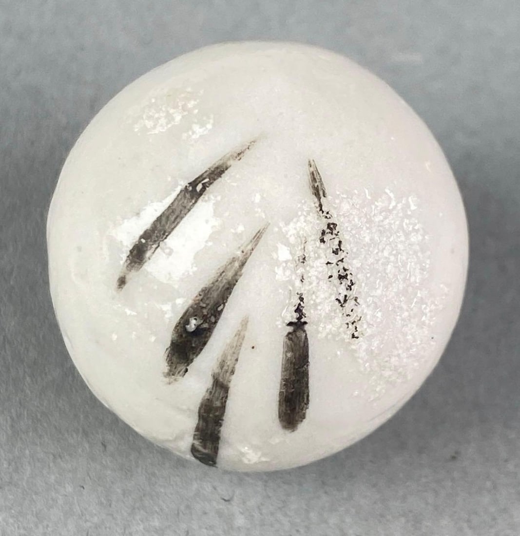 1870s Chinese Leaf Spray Bird Tracks Marble: Measures 1”
