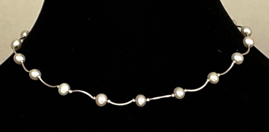 14K White Gold Pearl Necklace: total weight of 6.6 grams, measures 15” in length