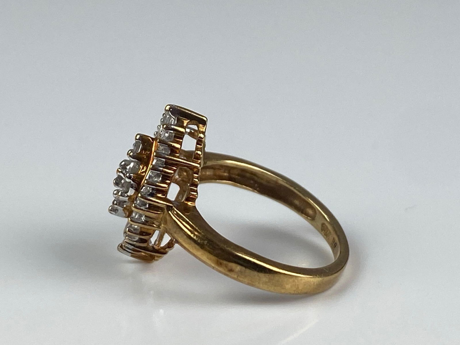 10K Yellow Gold Diamond Ring - 2