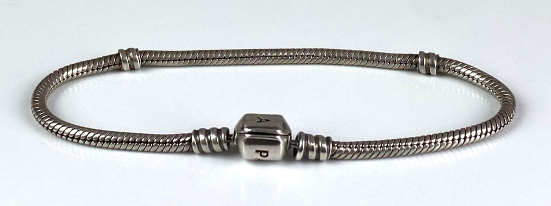 Pandora Moments Sterling Silver Barrel Clasp Bracelet: Measures 8” in length