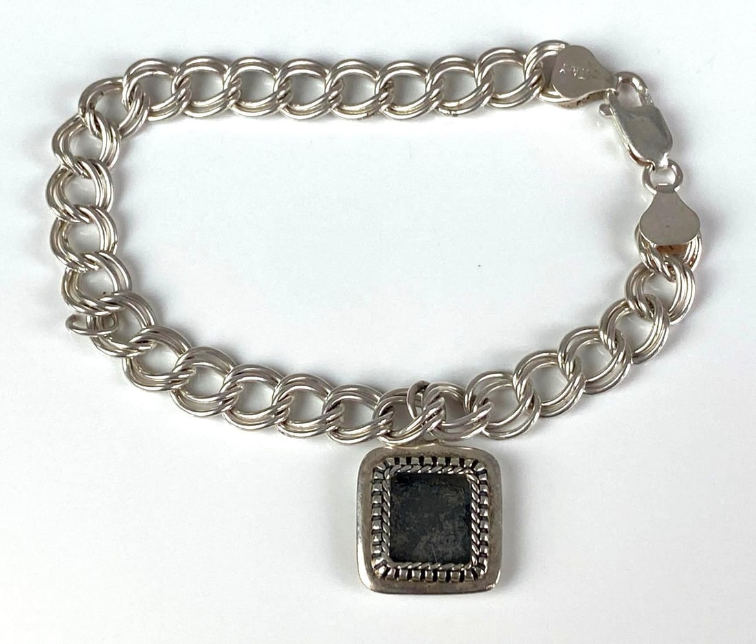 Italian Sterling Silver Chain Charm Bracelet: Measures 7 1/4” in Length