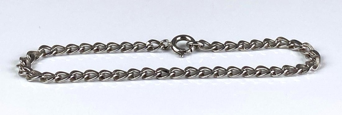 Sterling Silver Chain Bracelet: Measures 6 1/2” in length