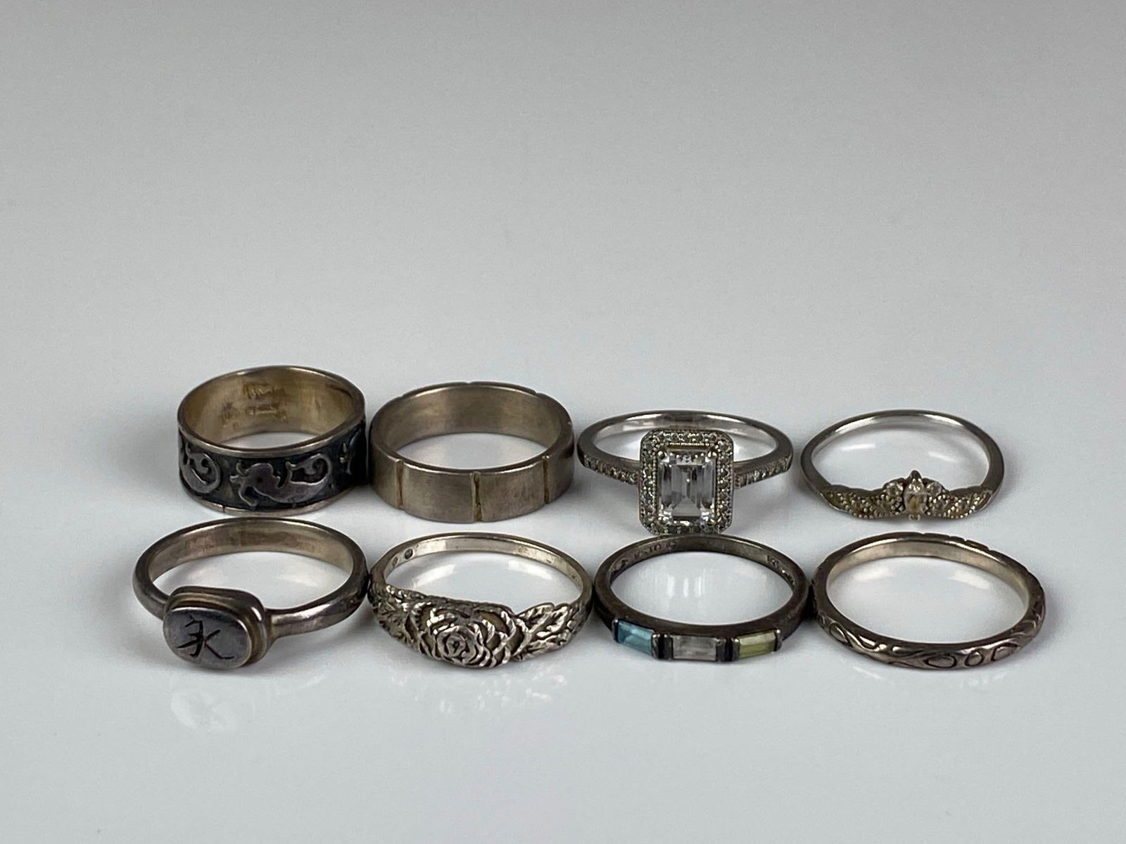 Group of 8 Sterling Silver Rings (1 of 3)