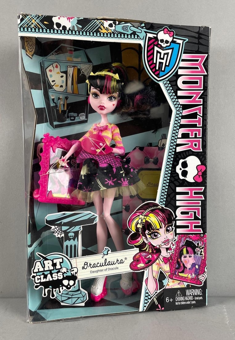 Mattel Monster High Art Class Draculaura Fashion Doll: 2013 original packaging