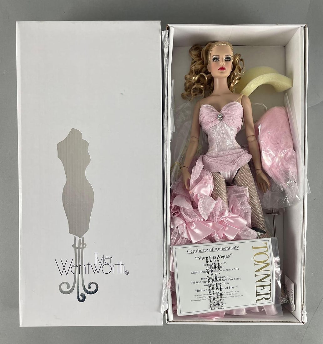 LE Tonner Tyler Wentworth Viva Las Vegas Fashion Doll: Limited edition of 125, 2012 Modern doll collectors convention, original packaging