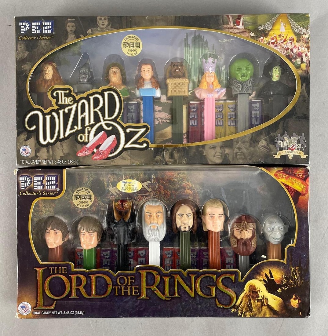 Group of 2 Pez Collectors Series Sets: Wizard of Oz, lord of the rings