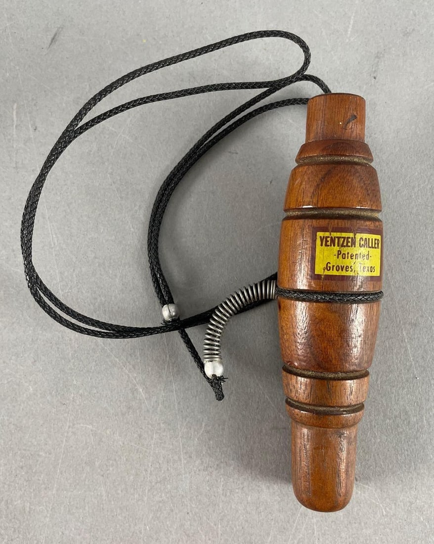 Vintage Yentzen Caller Wood Duck Call: Working condition, measures 5 1/4"
