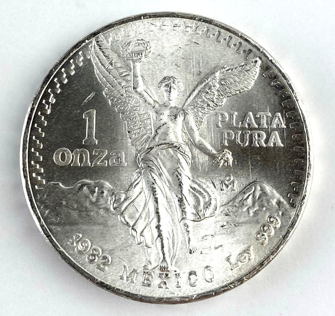1982 Mexico Libertad 1 Onza 1 Oz .999 Fine Silver Round: 1982 Mexico Libertad 1 Onza 1 Oz .999 Fine Silver Round