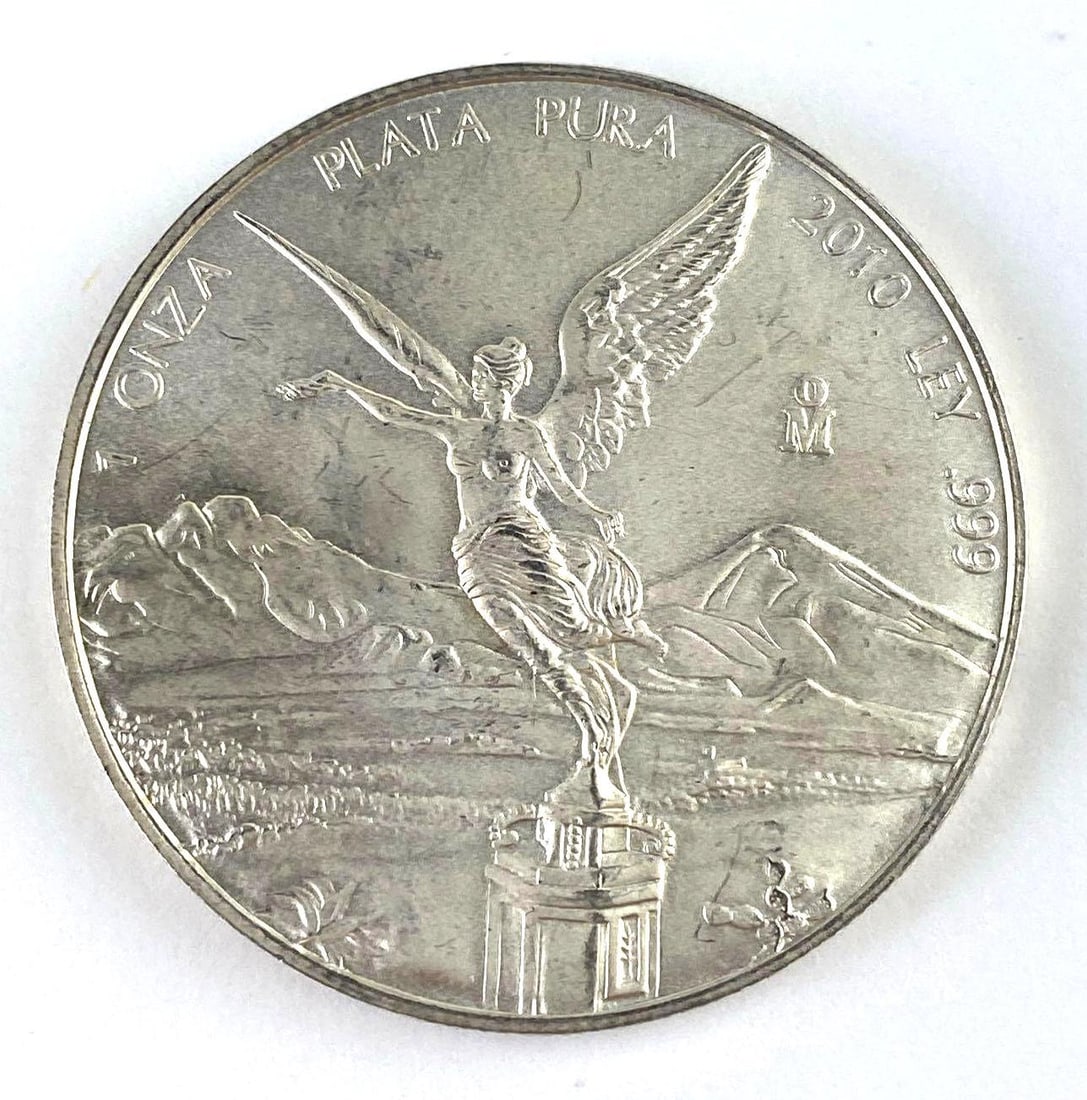 2010 Mexico Libertad 1 Onza 1 Oz .999 Fine Silver Round (1 of 2)