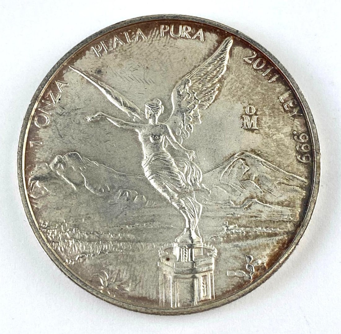 2011 Mexico Libertad 1 Onza 1 Oz .999 Fine Silver Round (1 of 2)